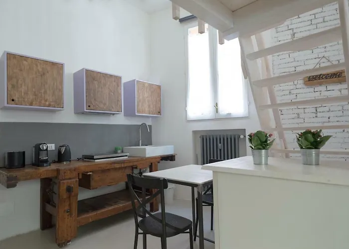 New Loft In The Heart Of דירה בולוניה